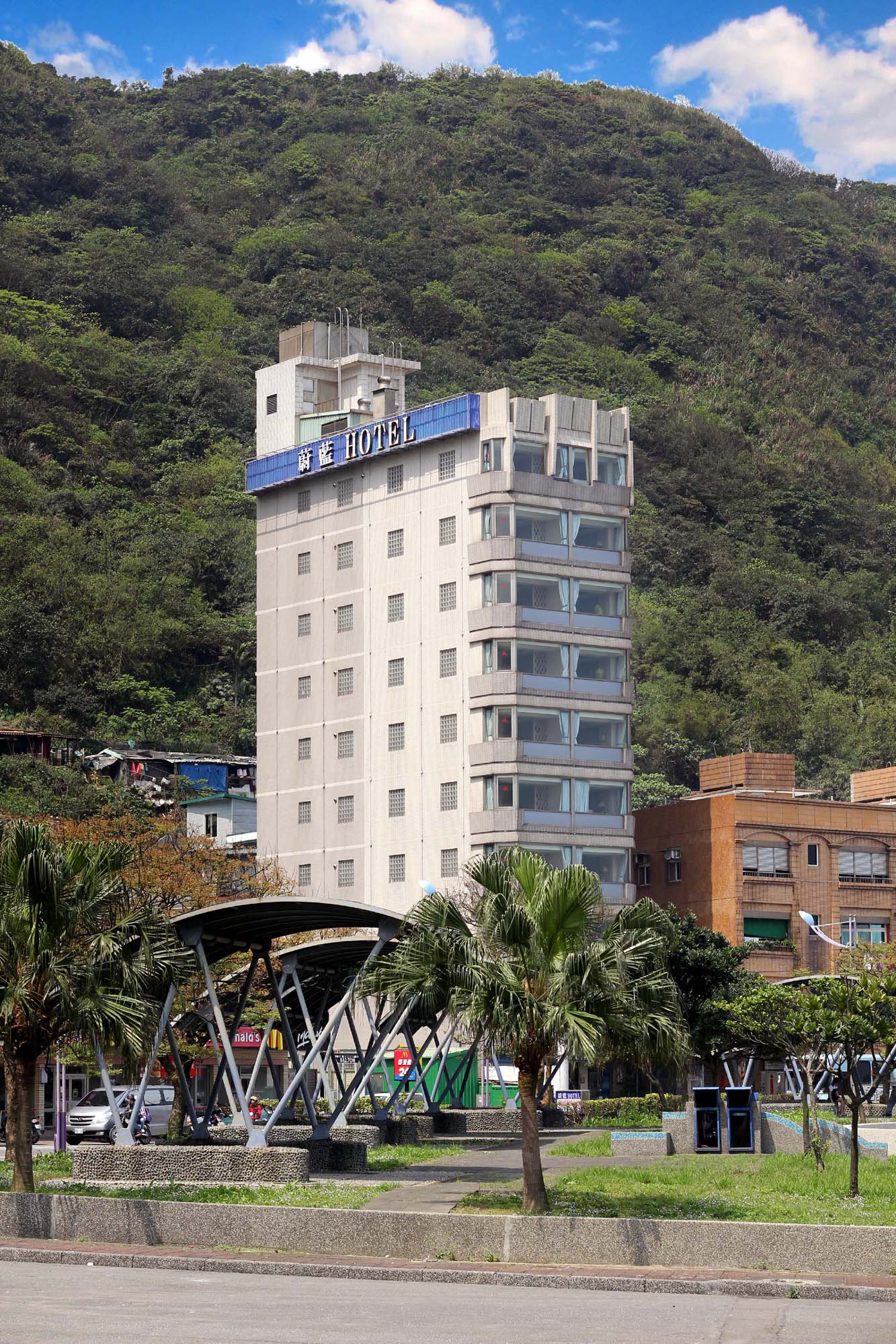 蔚藍海景旅店