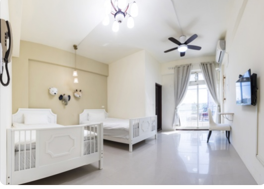 可愛雙人床房，為兩張歐規單人加大床(120*200公分），讓您來花蓮旅遊時體驗舒適溫馨的家！