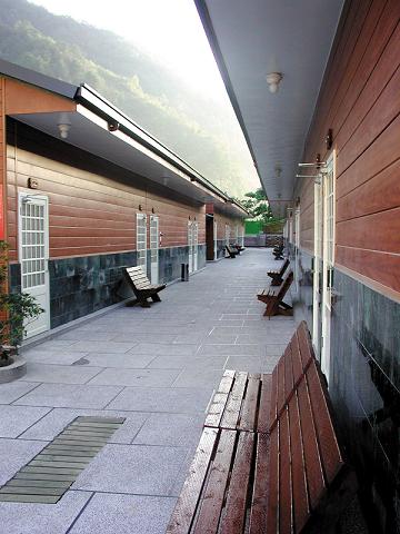 Hakone Living Museum Hotel